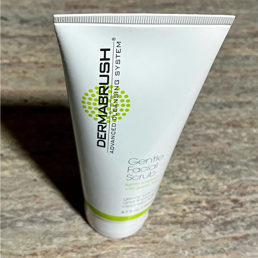 New Dermabrush Advanced cleansing system gentle facial scrub